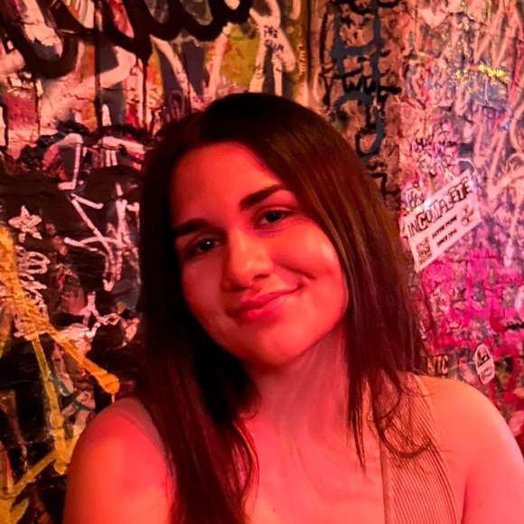 Profile Picture of Gabriela Forese (@gabyforese) on Poshmark