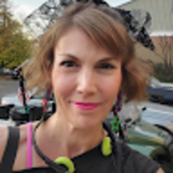 Profile Picture of Aimee Danielson (@aimeedanielson) on Poshmark