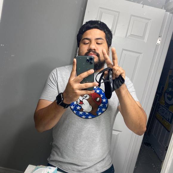 Profile Picture of Mark Vela (@markvela62) on Poshmark