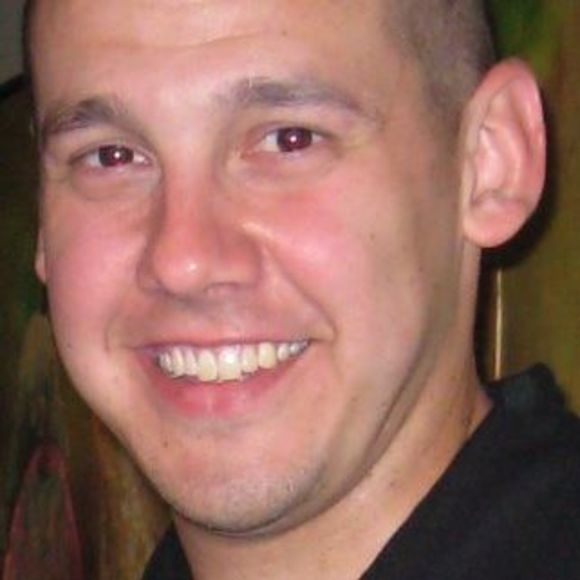 Profile Picture of Paul Sterrett (@paulsterrett20) on Poshmark