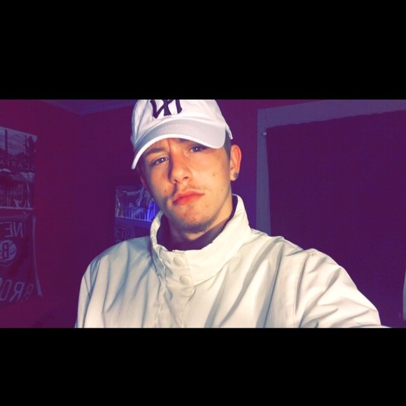 Profile Picture of David Haddock (@davidhaddock02) on Poshmark