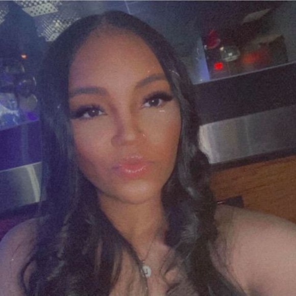 Profile Picture of Lexsus Levings (@lexsuslevings) on Poshmark