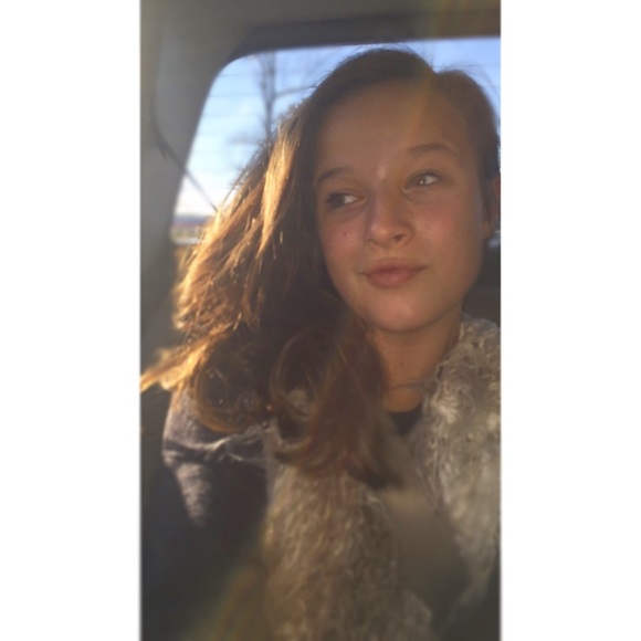 Profile Picture of Larkin Taffoni (@_larkintaffoni) on Poshmark