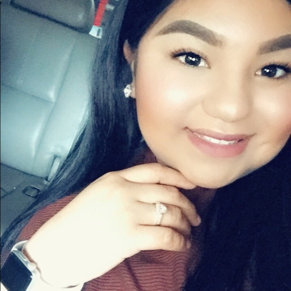 Profile Picture of Nancy Hernandez (@nancy_hdz2) on Poshmark