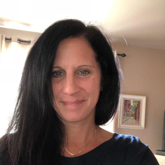 Profile Picture of Michele Vietro (@leelav) on Poshmark