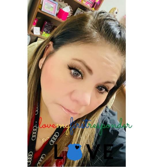 Profile Picture of Petty Jesse (@petra_2023) on Poshmark