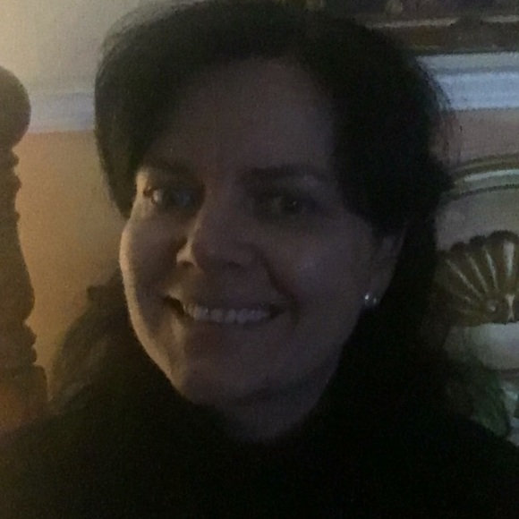 Profile Picture of Ewa Lewkowicz (@ewalewkowicz) on Poshmark