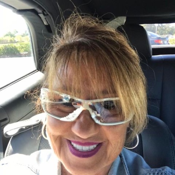 Profile Picture of Annmarie Carabello (@xannemariex2325) on Poshmark