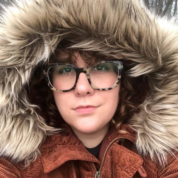 Profile Picture of Hannah Ludwig (@harphannah) on Poshmark