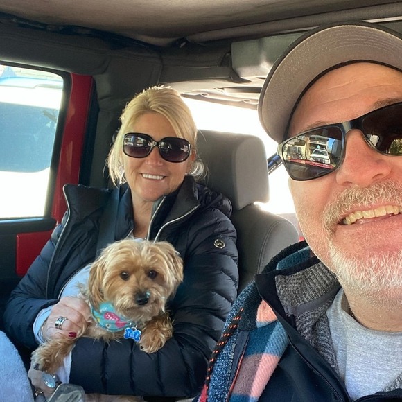 Profile Picture of Hélène Varin (@hvarin) on Poshmark