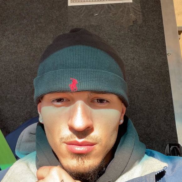 Profile Picture of Kevin Leonardo (@tek21) on Poshmark