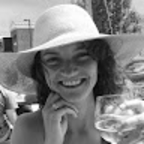 Profile Picture of Kyra Steenbock (@kyrasteenbock) on Poshmark