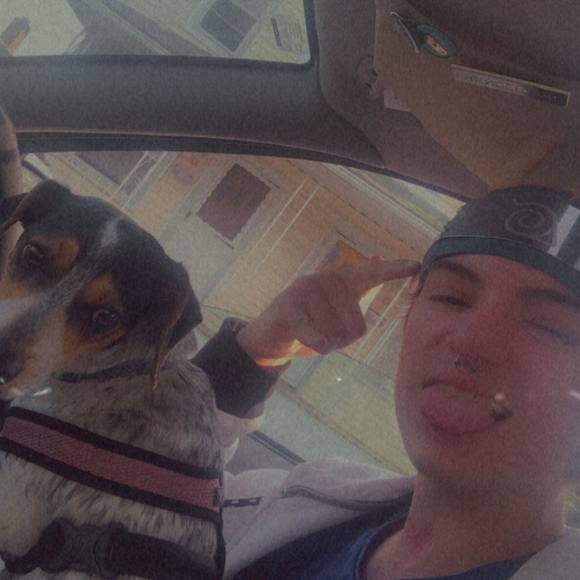 Profile Picture of Dustin Makavensky (@d_makavensky) on Poshmark