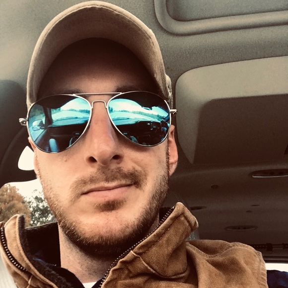 Profile Picture of Benjamin Graham (@bengraham7) on Poshmark
