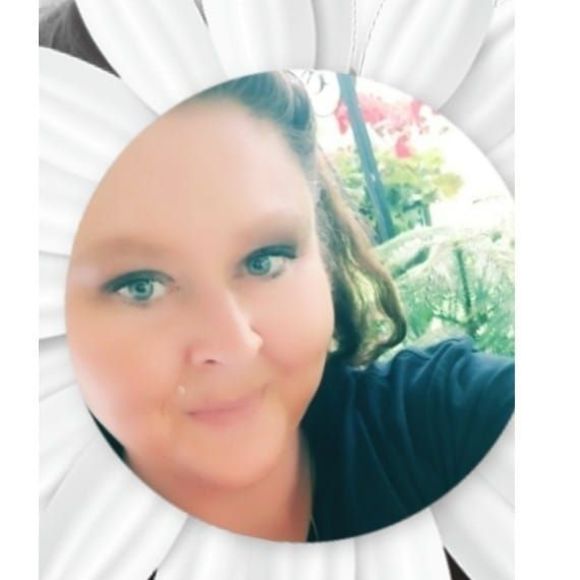 Profile Picture of Rhonda Coffing (@rhondacoffing) on Poshmark