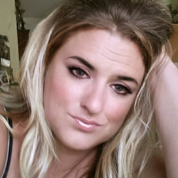 Profile Picture of Monica Mazoch (@highoctane23) on Poshmark