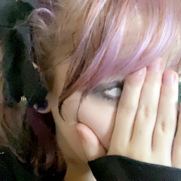 Profile Picture of Mikayla Hryniuk (@miki_59) on Poshmark