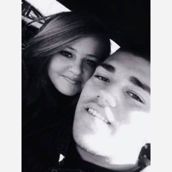 Profile Picture of Shelby Cavaiani (@shelbbehhlynn) on Poshmark