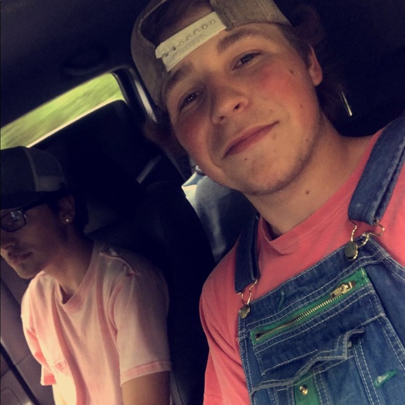 Profile Picture of James Cullins (@jd_cullins) on Poshmark