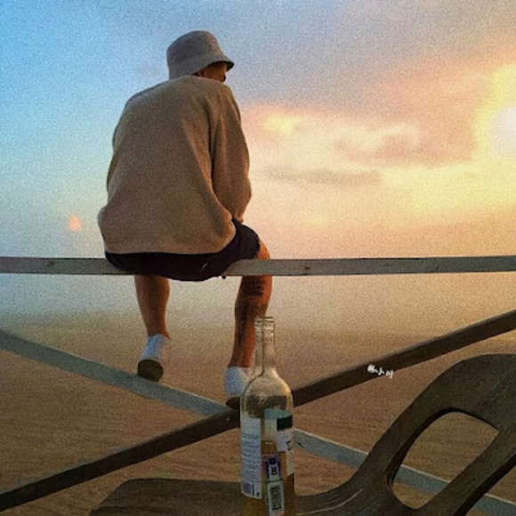 Profile Picture of Zhiwei Huang (@zhiweih124) on Poshmark