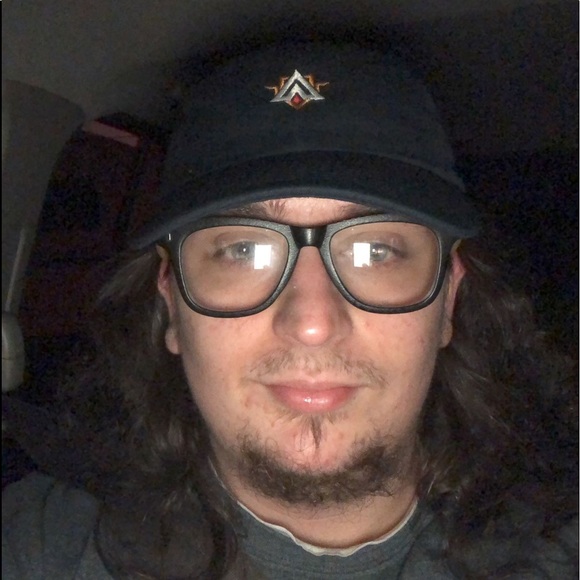 Profile Picture of Matthew Newcomb (@matthewn512) on Poshmark
