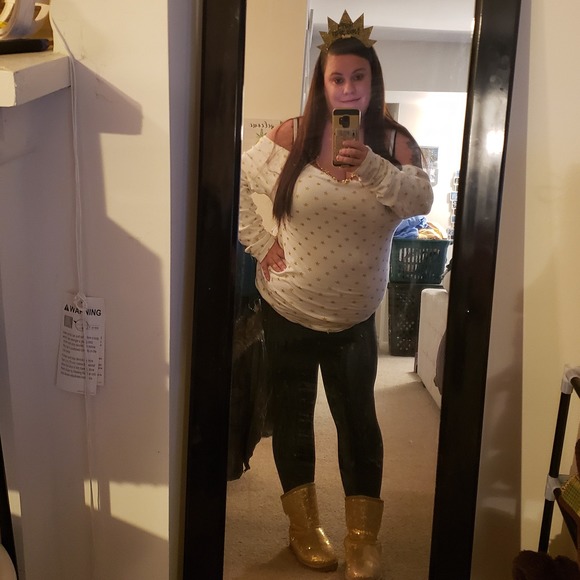 Laura Canady - Poshmark Profile Picture of Laura Canady (@sh0rtshyt) on Poshmark