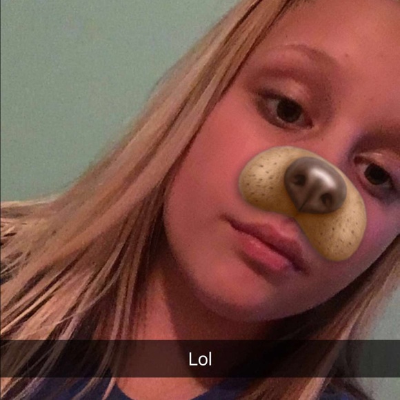 Profile Picture of Serenity Holsworth (@holsworth6) on Poshmark