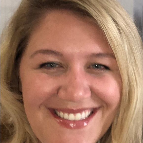 Profile Picture of Bailey Downing (@bedowning) on Poshmark