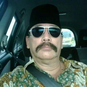 Profile Picture of Thomas  Maria Flohr (@ThomasFlohr) on Twitter