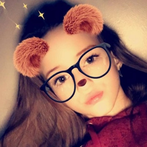 Profile Picture of Alexas Hoey (@ahoey535) on Poshmark