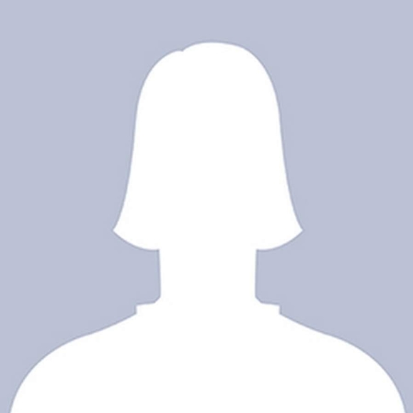 Profile Picture of Yesenia Felix (@yessie02) on Poshmark