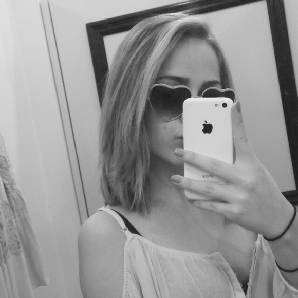 Profile Picture of Dilara Ekiz (@dilaraekiz) on Poshmark