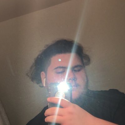 Profile Picture of Joseph Crisco (@uzi2323) on Twitter