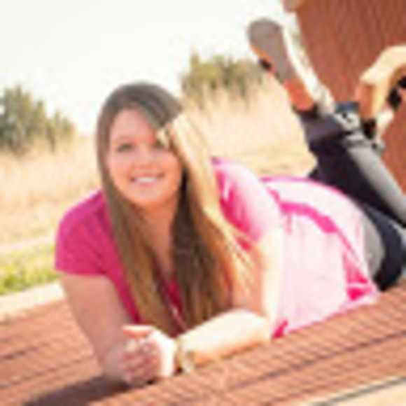 Profile Picture of Taylor Morren (@taylormorren37) on Poshmark