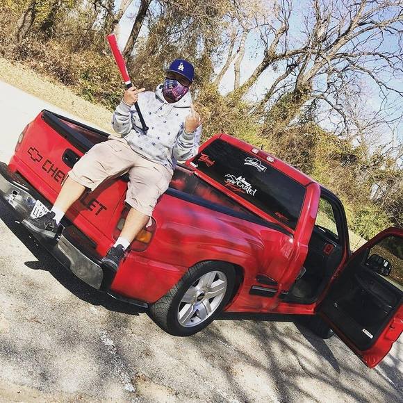 Profile Picture of Jonathan Ochoa (@jonybrat_10) on Poshmark