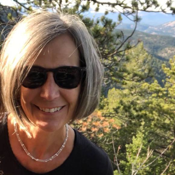 Profile Picture of Laurie Osterhus (@lbosterhus) on Poshmark