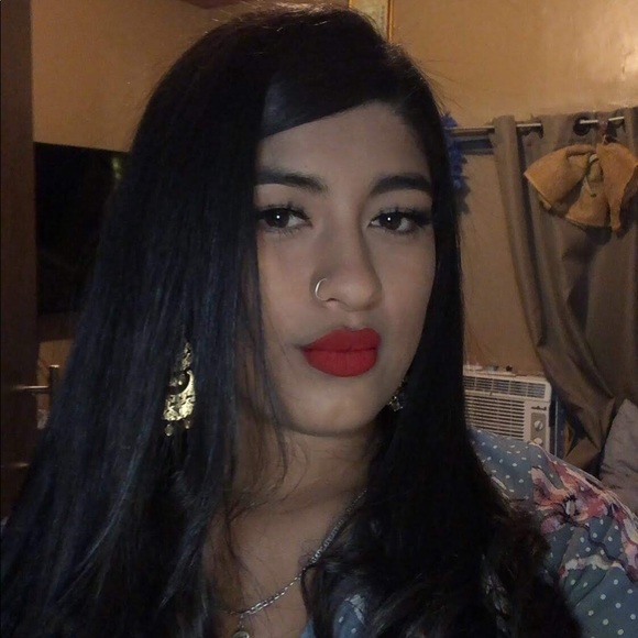 Profile Picture of Jocelyn Cruz (@jcruz249) on Poshmark