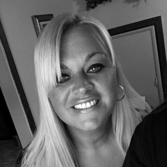 Profile Picture of Christina Gauger-roberts (@cgauger) on Poshmark