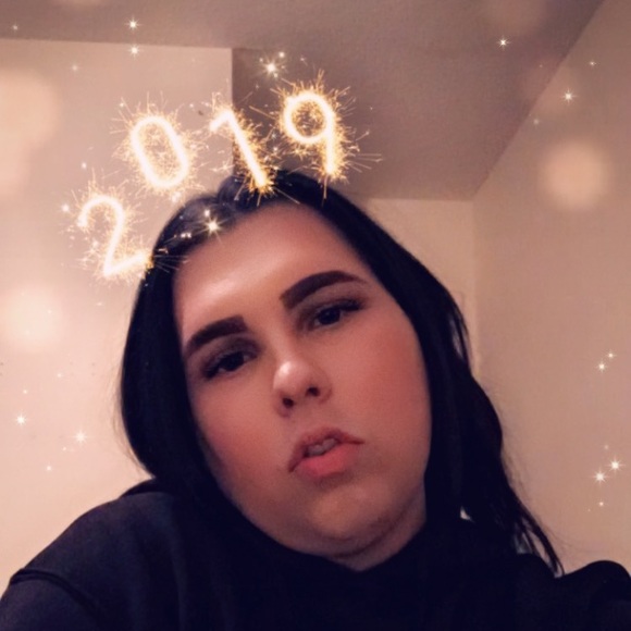 Profile Picture of Chris Wade (@chriswade1998) on Poshmark