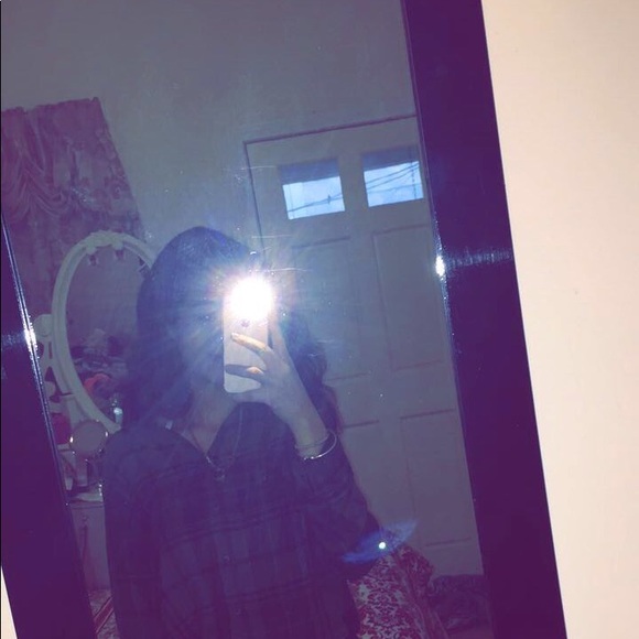 Profile Picture of Vivian Rorosales (@vivian_rosales) on Poshmark