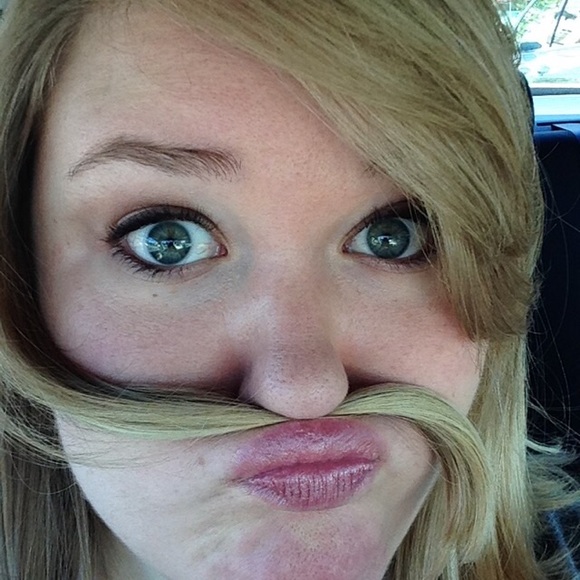 Profile Picture of Joanna Harber (@jh05185) on Poshmark