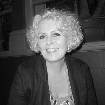 Profile Picture of Deborah Hutton (@debsayslove) on Twitter
