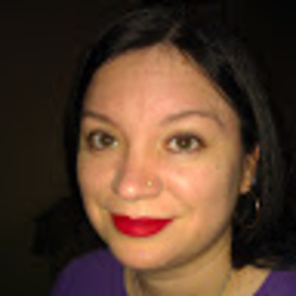 Profile Picture of Angeliqua Coukoulis (@acoukoulis) on Poshmark