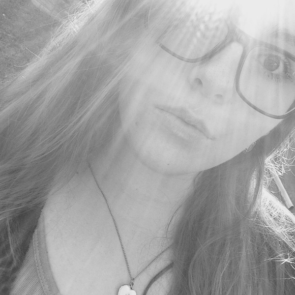 Profile Picture of Katelynn Allen (@ultraraddd) on Poshmark