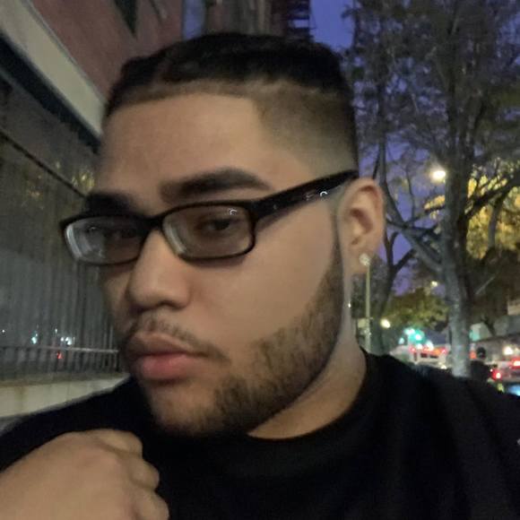 Profile Picture of Michael Negron (@michaelcash) on Poshmark