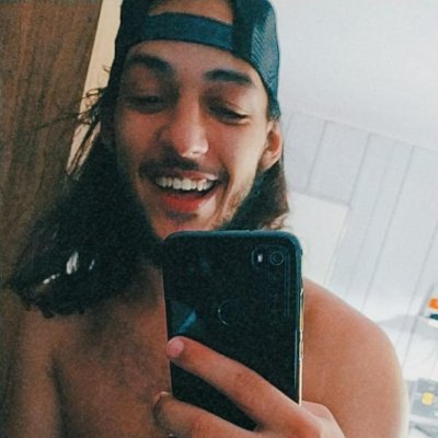 Profile Picture of Joni  🍁 (@JoniMello) on Twitter