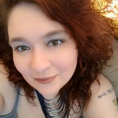 Profile Picture of Lisa B (@BarnthouseLisa) on Twitter