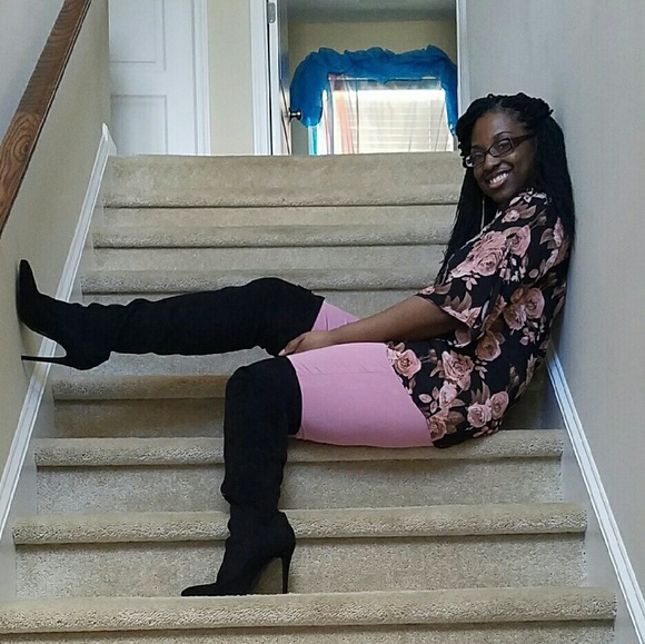Profile Picture of Taylor Hooks (@tayhks94) on Poshmark
