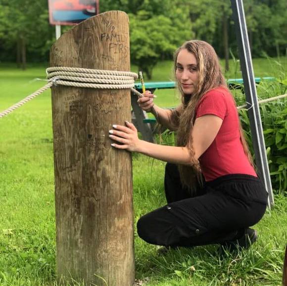 Profile Picture of Alyssa Fliam (@alyssafliam) on Poshmark