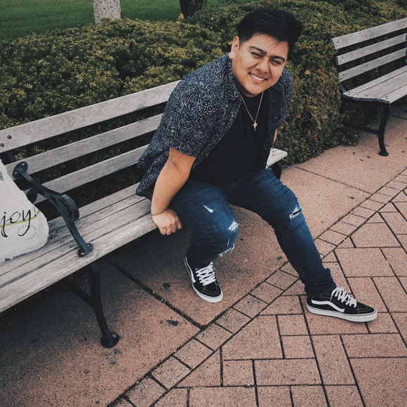 Profile Picture of Juan Catalan (@juanit0kid) on Poshmark